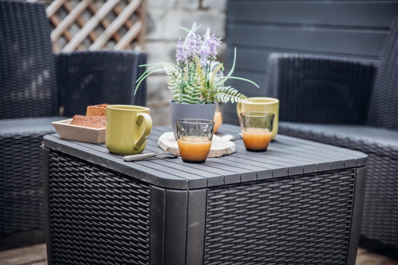 Superbe Appartement Avec Terrasse Au Calme Ernée Esterno foto